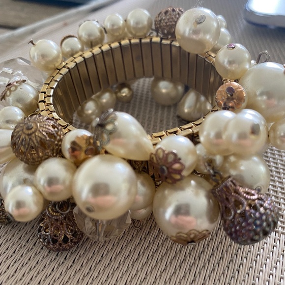 Beaded Bracelet - faux pearl gold tone watch band expandable for all siz… - Picture 2 of 3